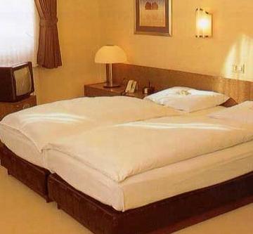 Hotel Swiss Q Koenigshof Colonia Esterno foto